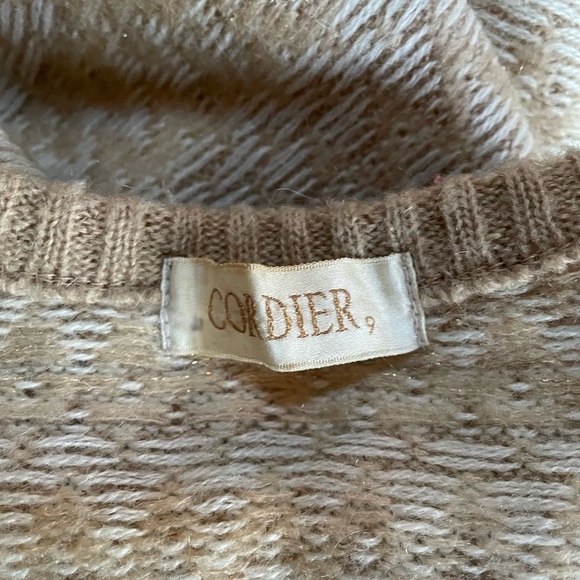 Vintage Patterned Beige Sweater (S) - Picture 7 of 7